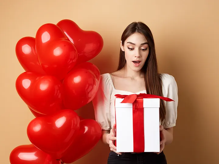 20 Different Gift Alternative Ideas For Women On Valentines Day