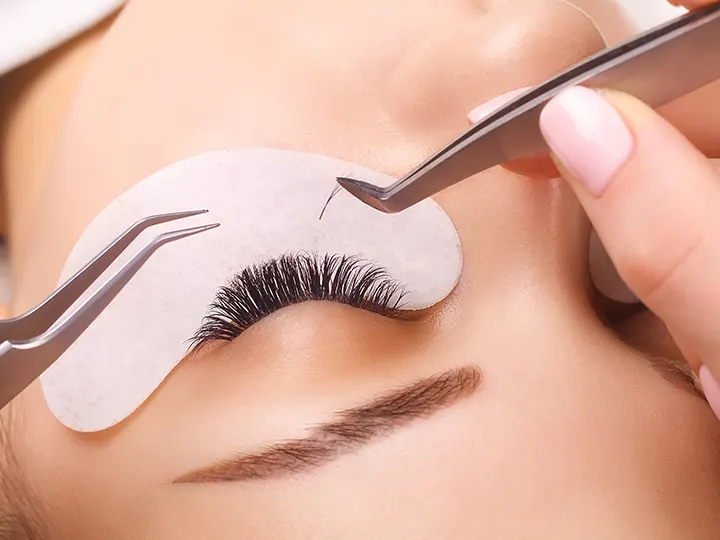 Is It Harmful To Have A Lash Lift?